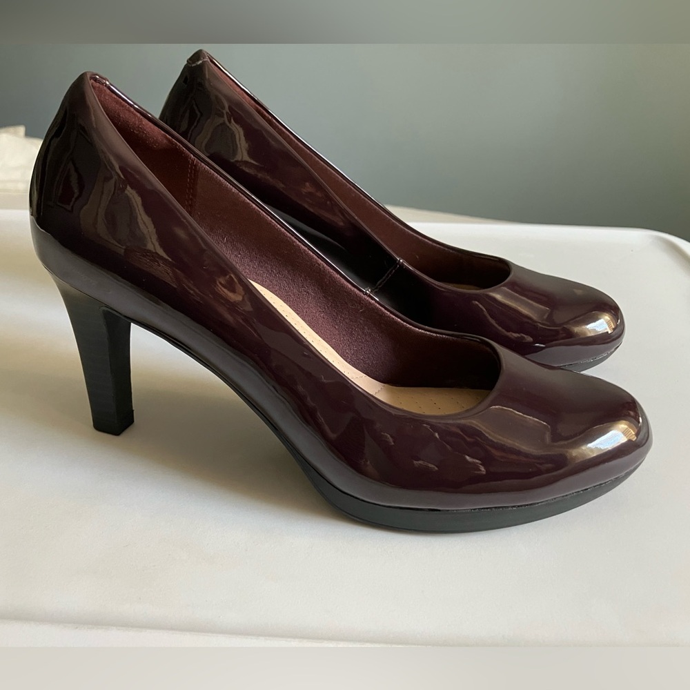 Clarks platform heel rose wine 🍷